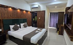 Queens Residency - Kochi